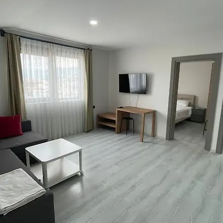 Lyra Homes Genis, Ferah, Denize Yakin